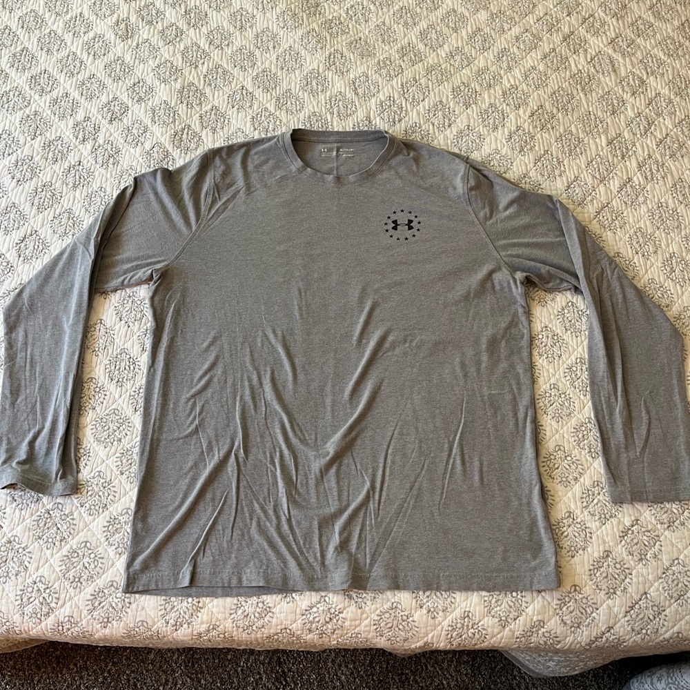 Under Armour Men’s XL Freedom Long Sleeve Shirt